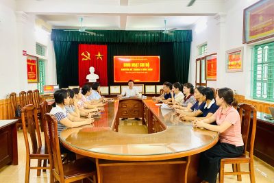 CHI BỘ TRƯỜNG TIỂU HỌC GIAO PHONG TỔ CHỨC SINH HOẠT CHUYÊN ĐỀ: “ĐẢNG VIÊN TIÊN PHONG HỌC TẬP KỸ NĂNG SỐ”